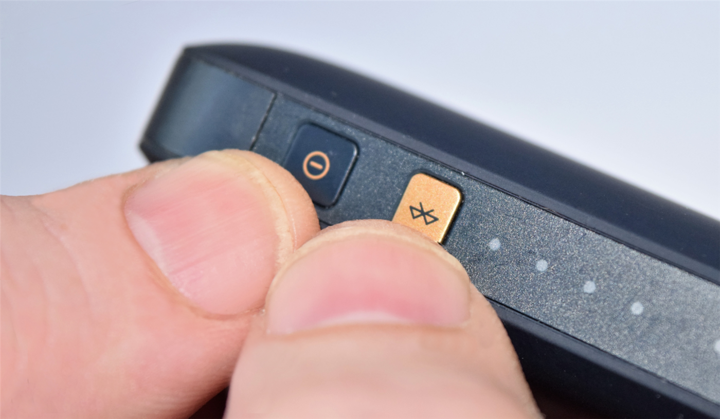 How to reset IQOS when experiencing charging issues and the red light is flashing